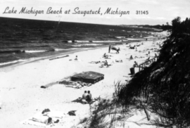 A photo of Oval Beach in Saugatuck in 1947 (Photo courtesy of the Saugatuck-Douglas Historical Society)